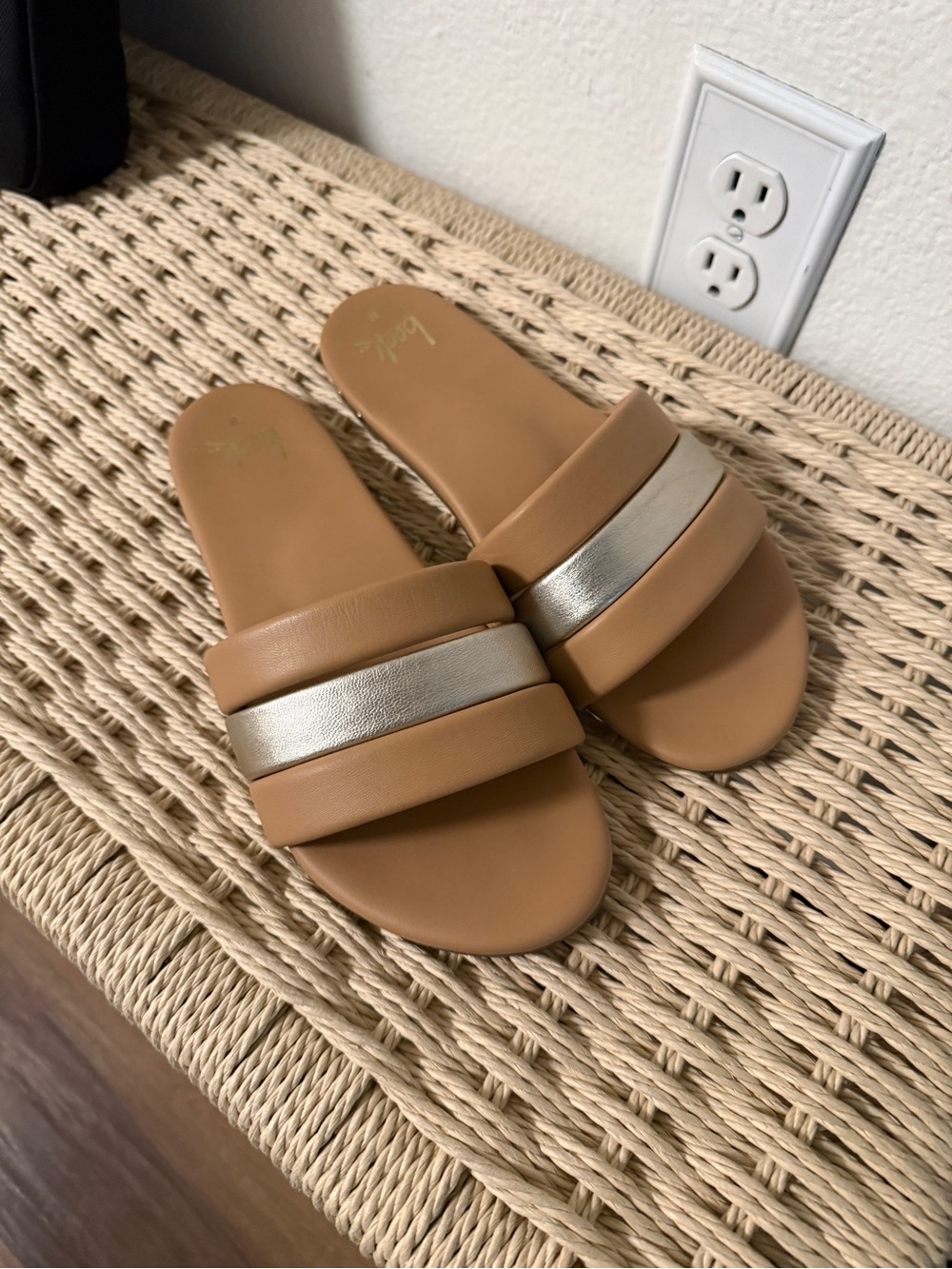 Beek Calibird Honey Brown & Platinum Leather Slide (size 8)